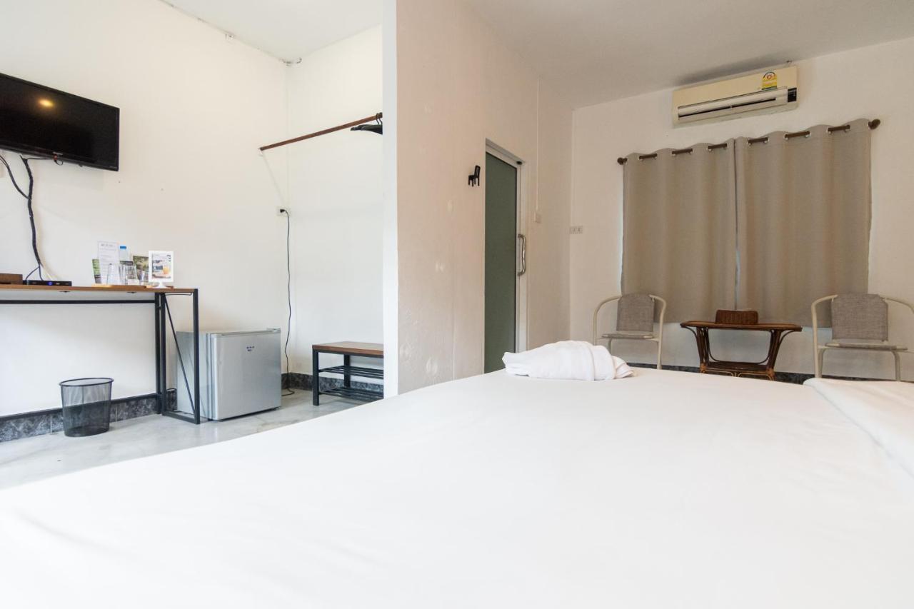 Thansila Resort Ranong Bagian luar foto