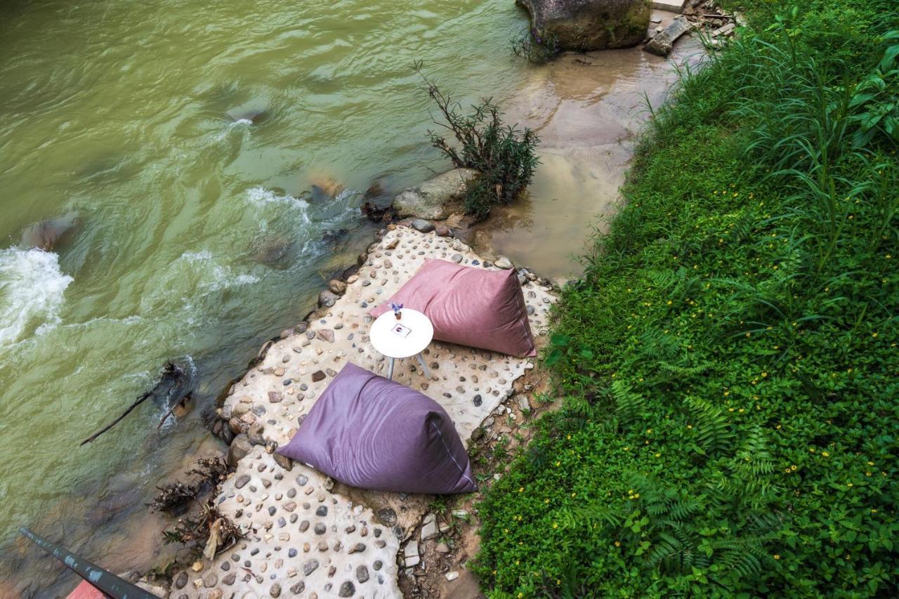 Thansila Resort Ranong Bagian luar foto