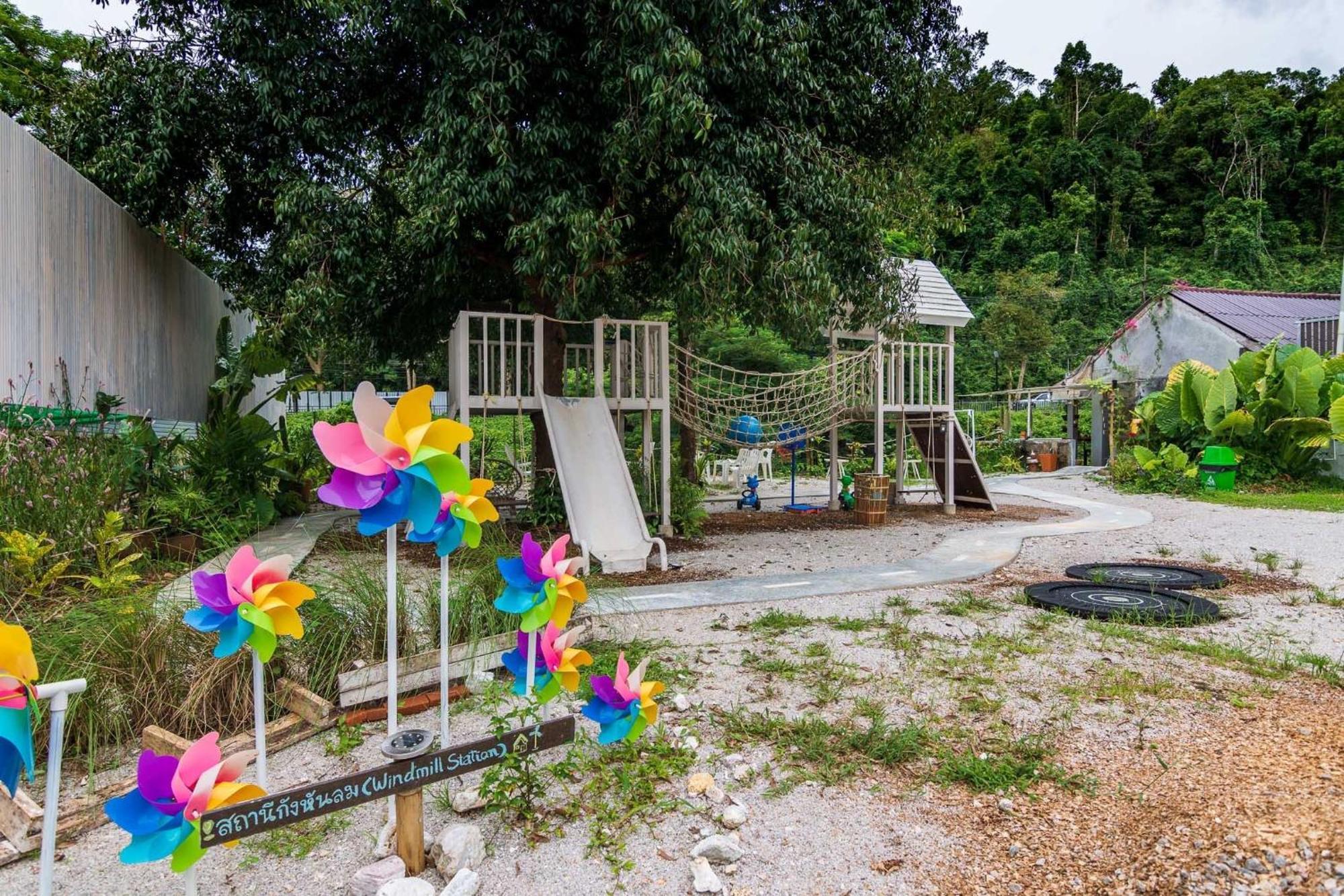 Thansila Resort Ranong Bagian luar foto